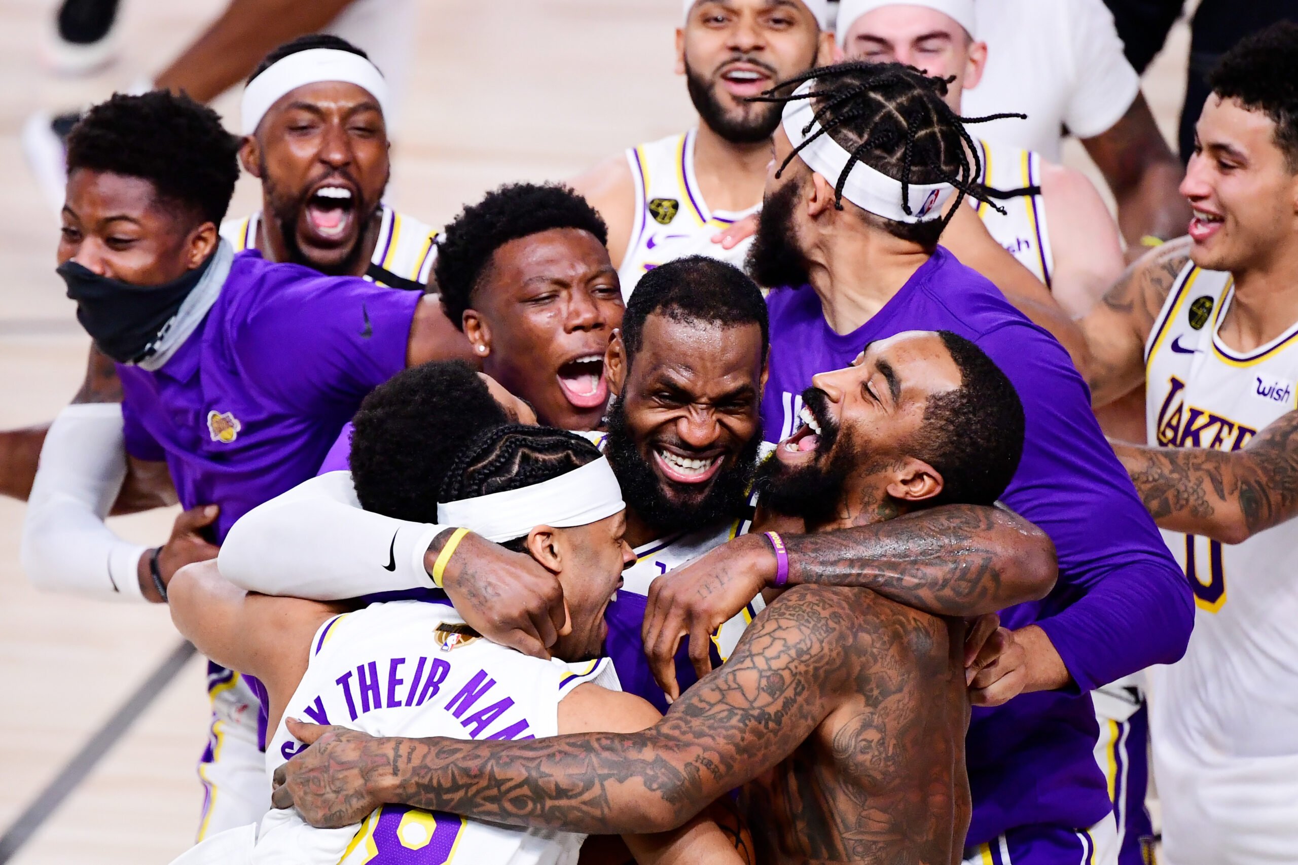 Les Los Angeles Lakers après leur victoire face au Miami Heat dans les NBA Finals 2020, à Orlando. L'Analyste via NBA. (Photo : Douglas P. DeFelice/Getty Images)