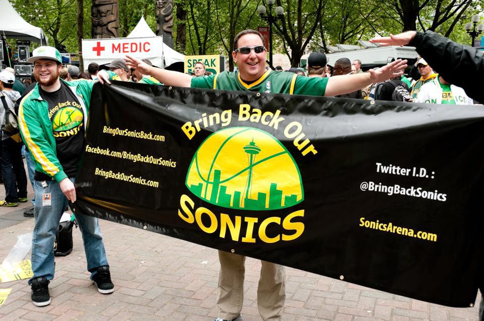 Depuis le départ de la franchise en 2008, la fanbase de Seattle — l'une des plus loyale de la NBA — n'a jamais cessé de croire au retour des SuperSonics. Photo : Getty Images